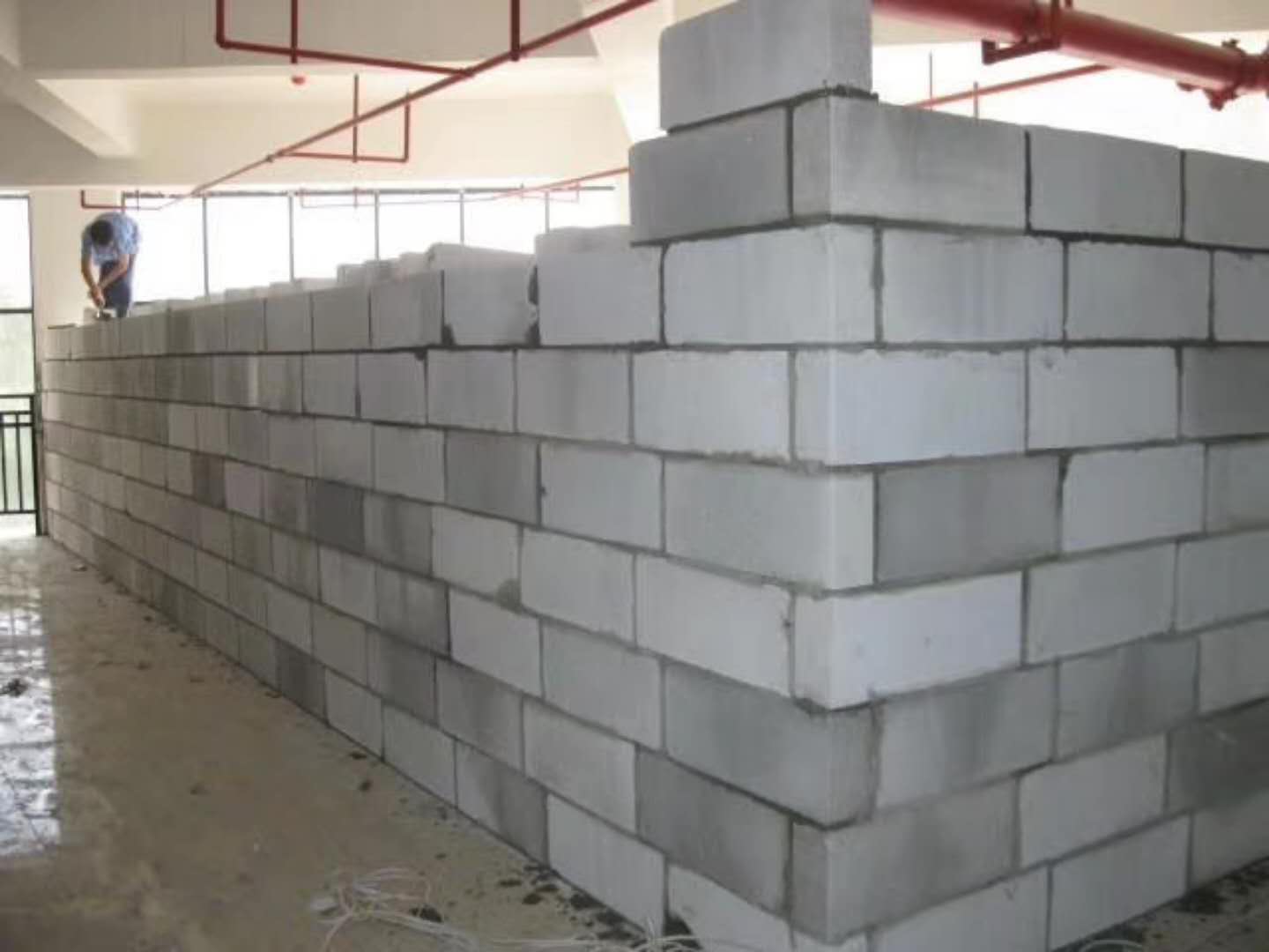 龙江蒸压加气混凝土砌块承重墙静力和抗震性能的研究